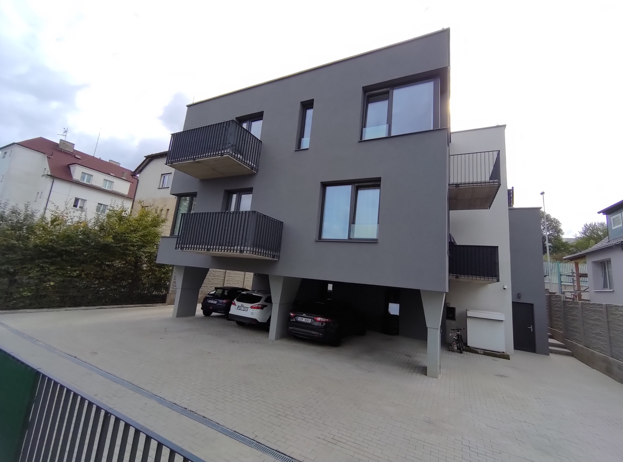 Hotovo – bytový dům (3)